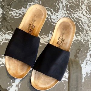 NAOT Alana black slides
